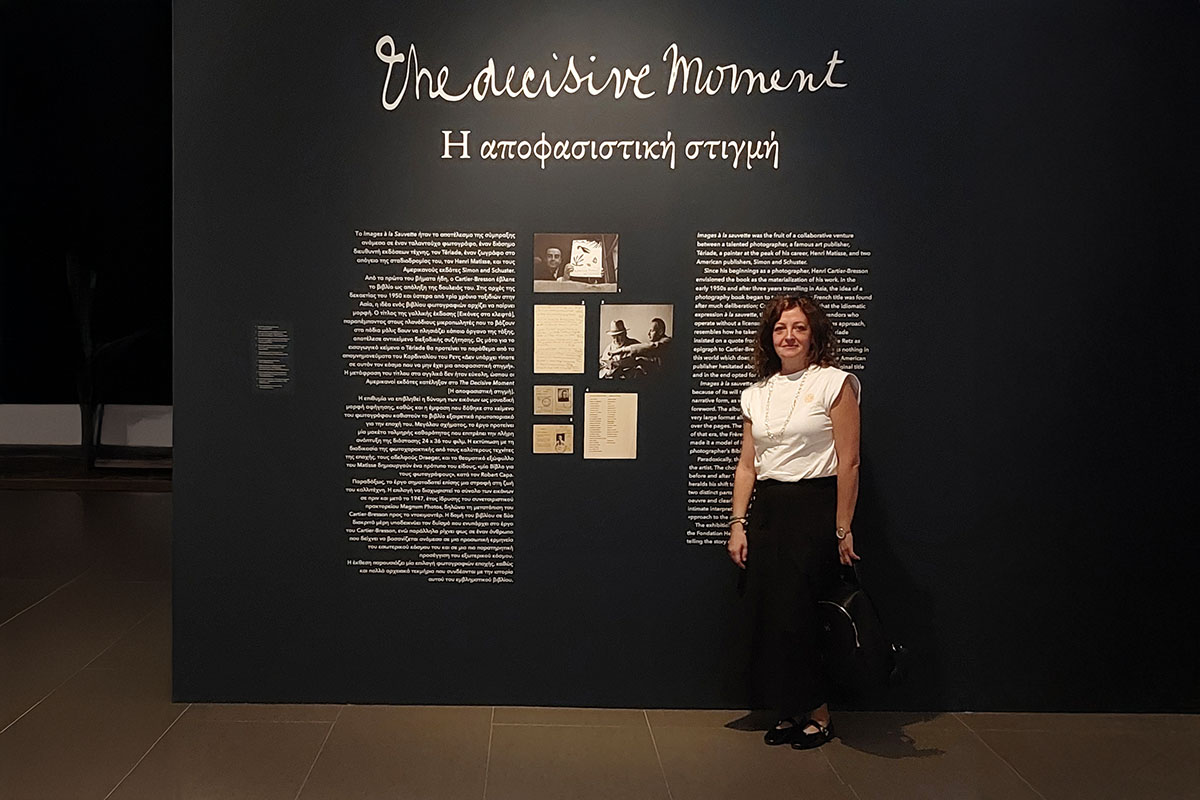 Η Βασιλική Ελευθερίου της Photoglobe στην έκθεση του Cartier-Bresson.