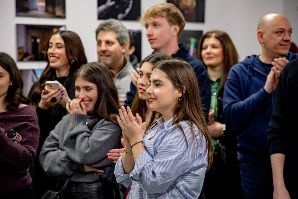 Στιγμιότυπο από τα εγκαίνια της έκθεσης της Photoglobe με τίτλο "Αναμνήσεις" - 3